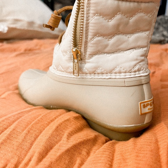 Cream Sperry Boots - Picture 3 of 6
